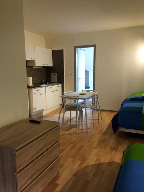 Au Pied De La Roche Apartment Exterior photo
